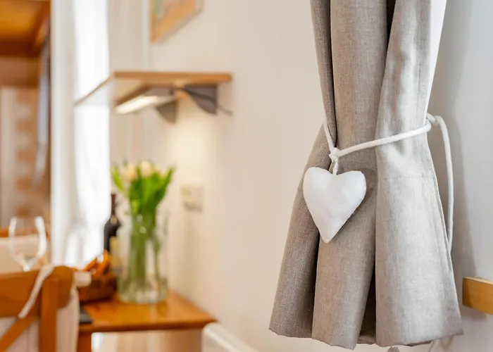 Elisabeth Sonnenseite ミッタージル